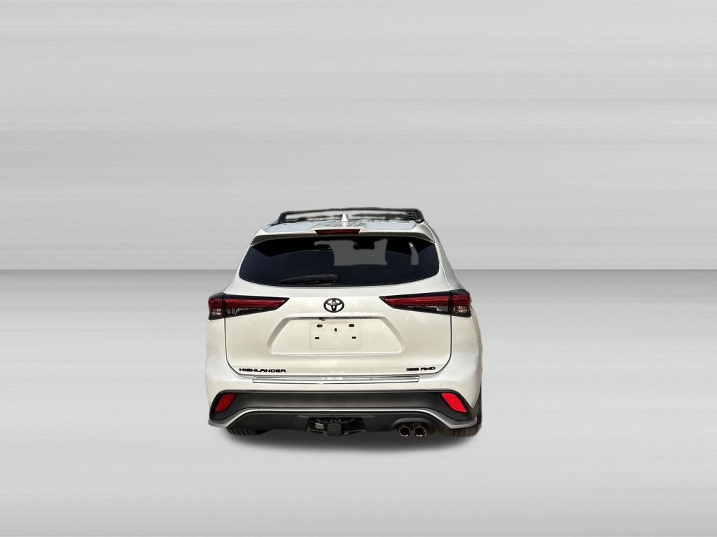 Used 2022 Toyota Highlander XSE AWD/4WD image 5