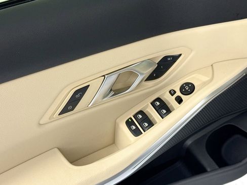 Used 2025 BMW 330i Sedan w/ Convenience Package RWD image 24