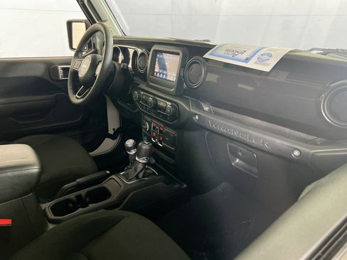 Used 2023 Jeep Wrangler Unlimited Sport image 26