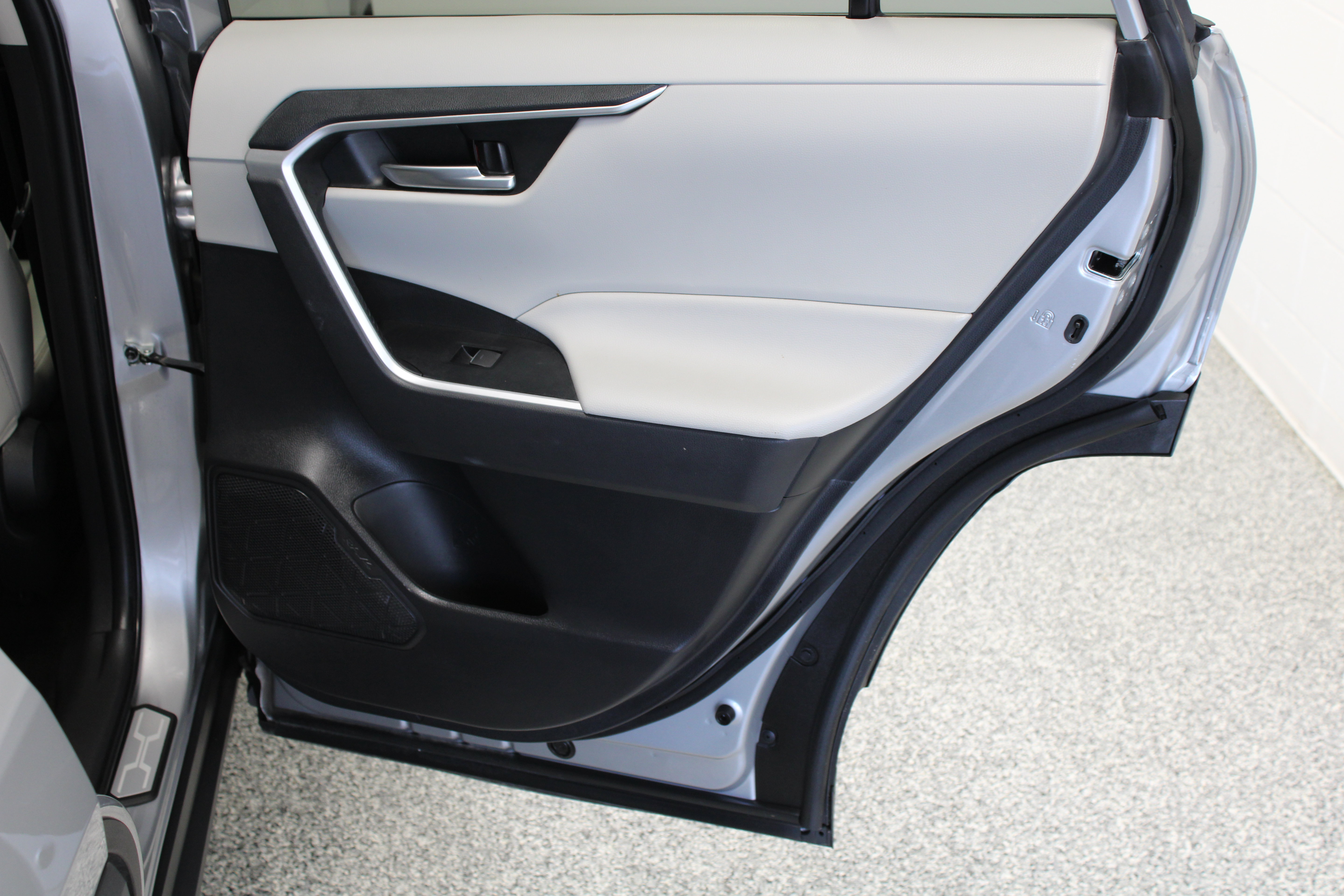 Used 2023 Toyota RAV4 XLE Premium FWD image 34