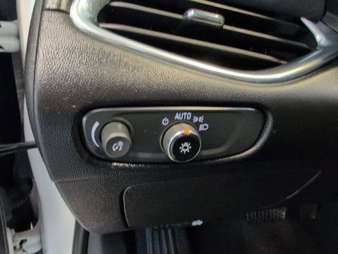 Used 2021 Chevrolet Malibu LT image 15