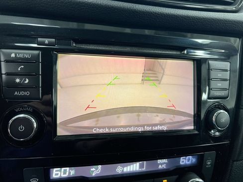 Used 2018 Nissan Rogue SV FWD image 15