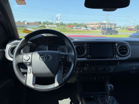 Used 2023 Toyota Tacoma TRD Sport AWD/4WD image 12