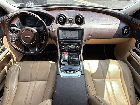 Used 2015 Jaguar XJ AWD image 19