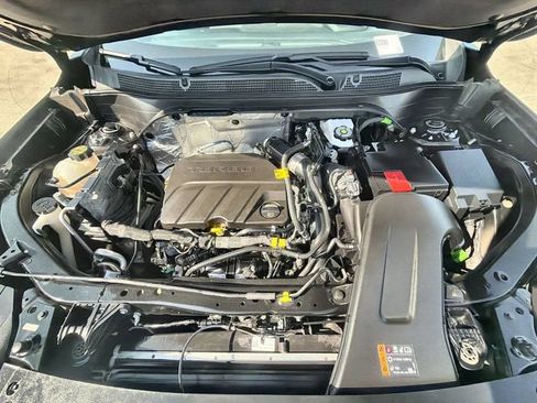 Used 2025 Chevrolet Trax LT FWD image 28