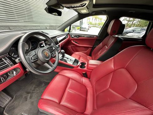 Certified 2023 Porsche Macan S AWD/4WD image 4