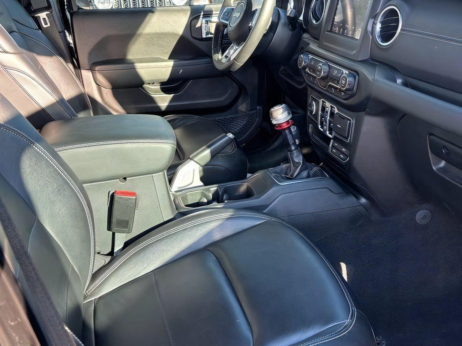 Used 2021 Jeep Wrangler Unlimited Sahara w/ Safety Group AWD/4WD image 31