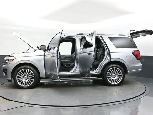 Used 2024 Ford Expedition Platinum image 48