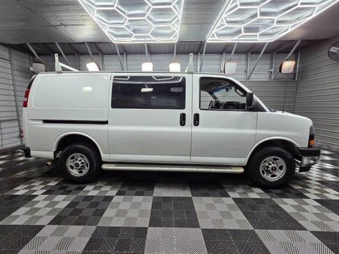 Used 2021 GMC Savana 2500 w/ Driver Convenience Package RWD image 9