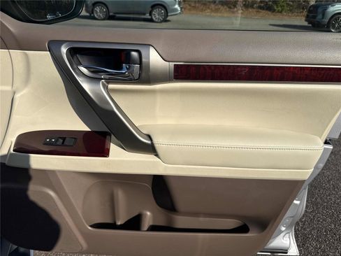 Used 2018 Lexus GX 460 Premium image 22