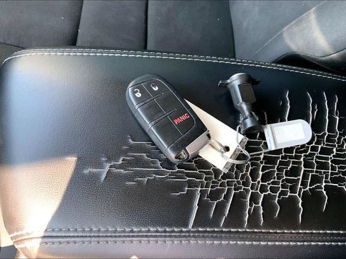 Used 2021 Dodge Durango SXT w/ 3rd Row Seating Group RWD image 11