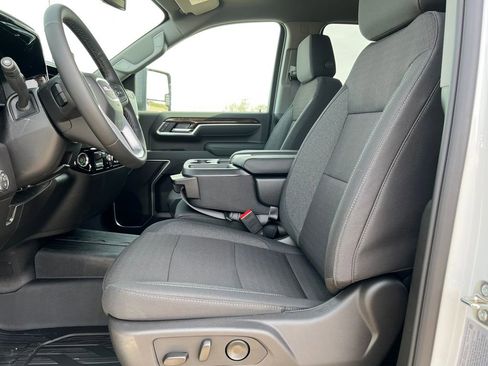 New 2026 GMC Sierra 2500 SLE w/ SLE Value Package; image 4