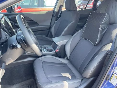 Used 2025 Subaru Crosstrek 2.5i Premium AWD/4WD image 8