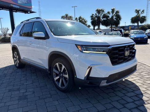 Used 2023 Honda Pilot Elite image 7