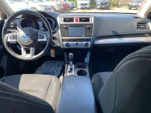 Used 2017 Subaru Outback 2.5i Premium AWD/4WD image 18