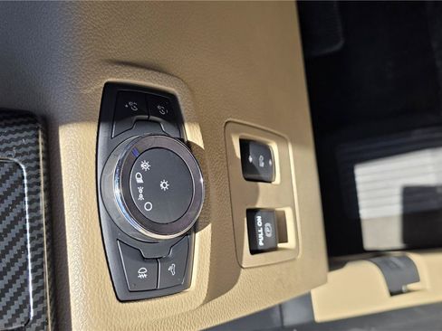 Used 2019 Ford F150 Lariat AWD/4WD image 14