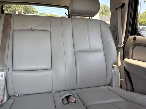 Used 2008 Chevrolet Tahoe LTZ w/ LTZ Preferred Equipment Group RWD image 13