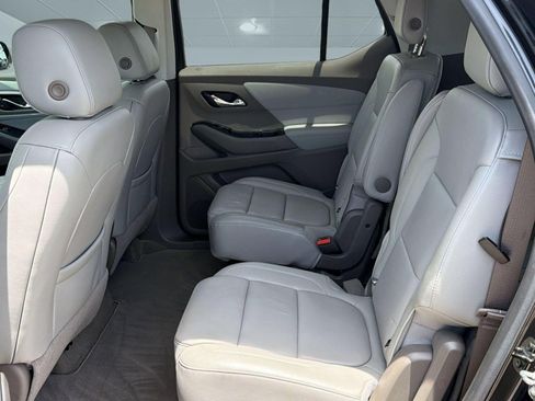 Used 2018 Chevrolet Traverse LT FWD image 14