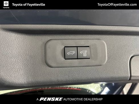 Used 2026 Toyota Grand Highlander FWD image 11