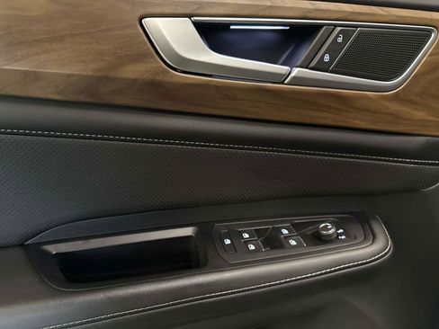 Certified 2024 Volkswagen Atlas SE image 18