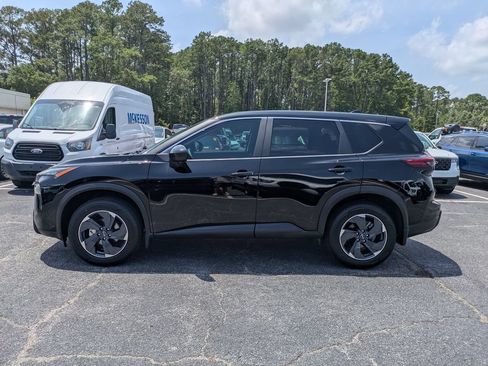 Used 2024 Nissan Rogue SV FWD image 7