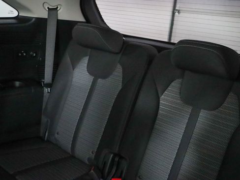 Used 2023 Kia Sorento LX image 25