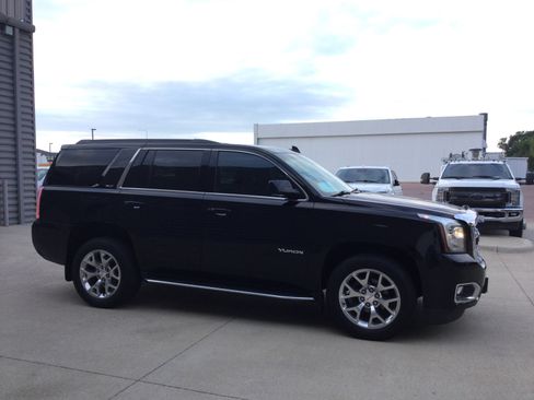 Used 2016 GMC Yukon SLT w/ Open Road Package AWD/4WD image 3