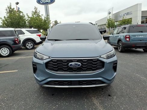 Used 2023 Ford Escape ST-Line w/ Tech Pack #1 AWD/4WD image 2