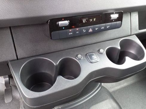 Used 2023 Mercedes-Benz Sprinter 2500 image 6