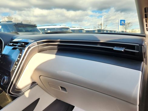 Used 2022 Hyundai Tucson SEL image 17