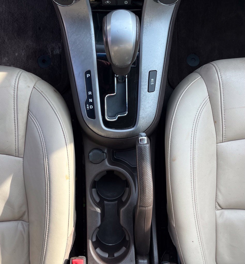 Used 2012 Chevrolet Cruze LT FWD image 25
