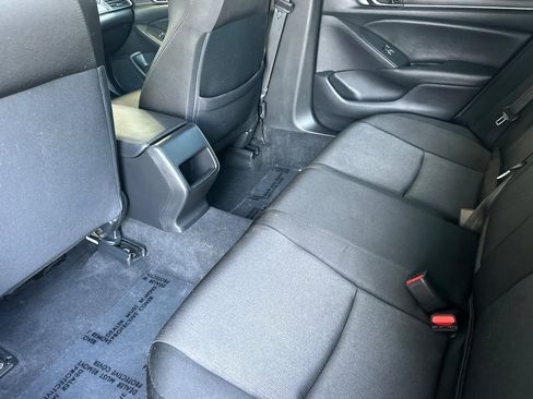 Used 2021 Honda Accord LX image 11