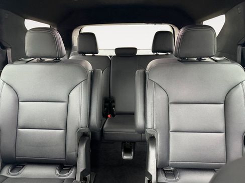 Certified 2025 Chevrolet Traverse LT AWD/4WD image 13