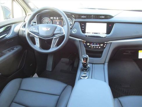 New 2026 Cadillac XT5 Premium Luxury w/ Driver Assist Package image 13