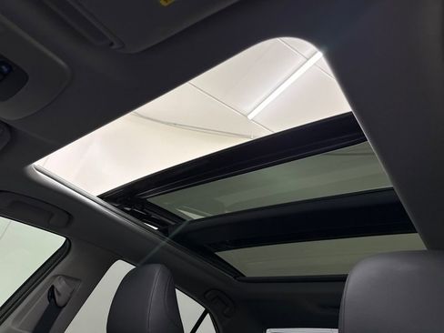 Used 2018 Toyota Camry XLE image 22