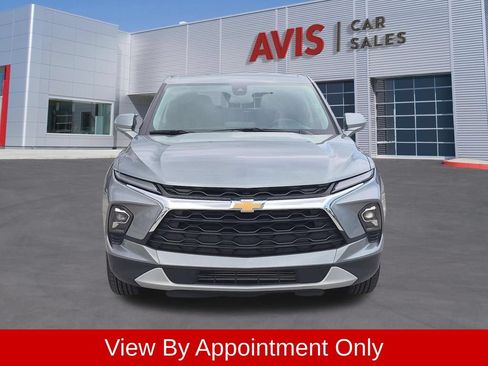 Used 2025 Chevrolet Blazer LT FWD image 2