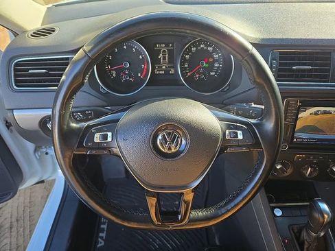 Used 2017 Volkswagen Jetta SE image 22