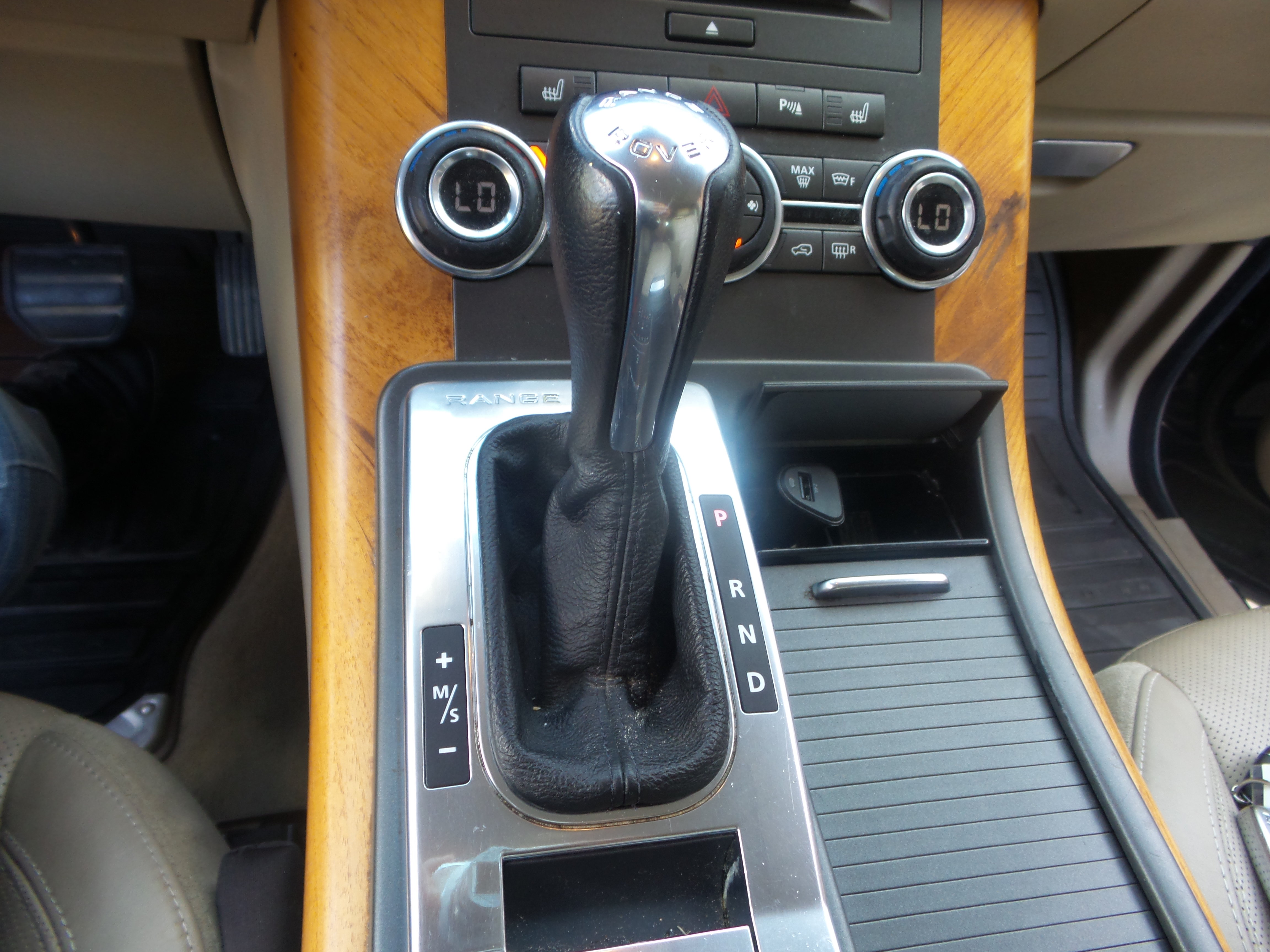 Used 2012 Land Rover Range Rover Sport Supercharged AWD/4WD image 26