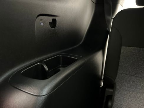 Used 2025 GMC Acadia Elevation image 34