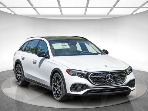 New 2025 Mercedes-Benz E 450 4MATIC All-Terrain Wagon image 5