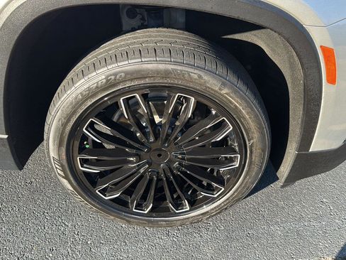 Used 2022 Chevrolet Traverse LS image 34