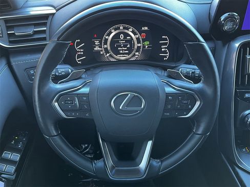 Used 2024 Lexus LX 600 4WD w/ Luxury Package image 11