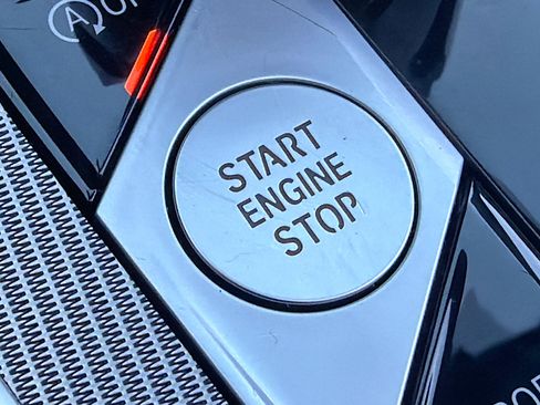 Used 2024 BMW 840i Convertible image 34