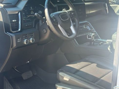 Used 2023 GMC Sierra 1500 Denali w/ Technology Package AWD/4WD image 8