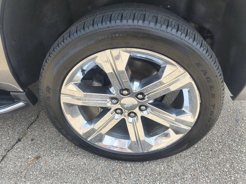 Used 2018 Chevrolet Tahoe Premier AWD/4WD image 13