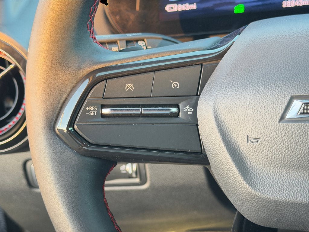Used 2024 Chevrolet Equinox EV RS FWD image 16