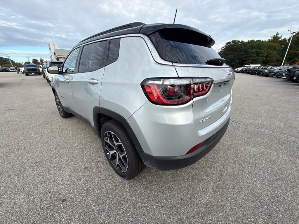 New 2026 Jeep Compass Limited AWD/4WD image 3