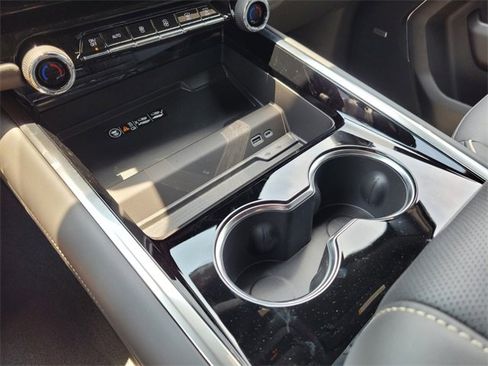 New 2025 Chevrolet Suburban Premier w/ Sun And Tow Package image 20