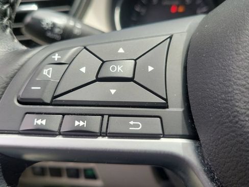 Used 2021 Nissan Rogue Sport SV FWD image 21