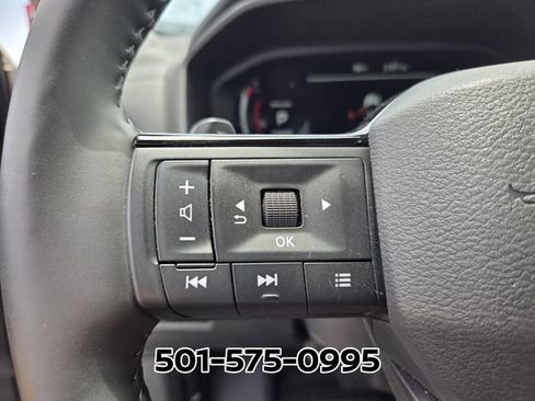 Used 2025 Nissan Rogue SL FWD image 25